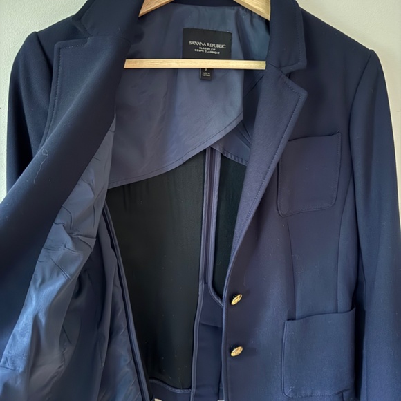 Classic preppy navy blue blazer - Banana Republic - Picture 2 of 8